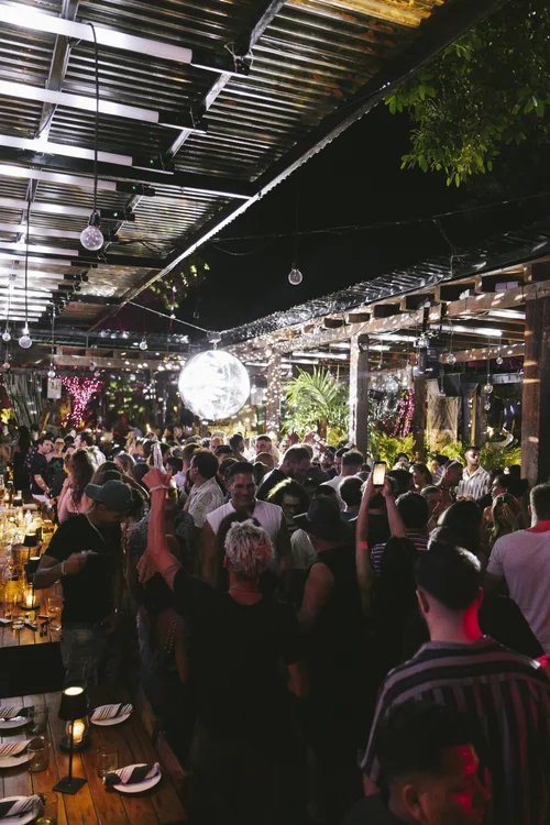 A full night under the pergola